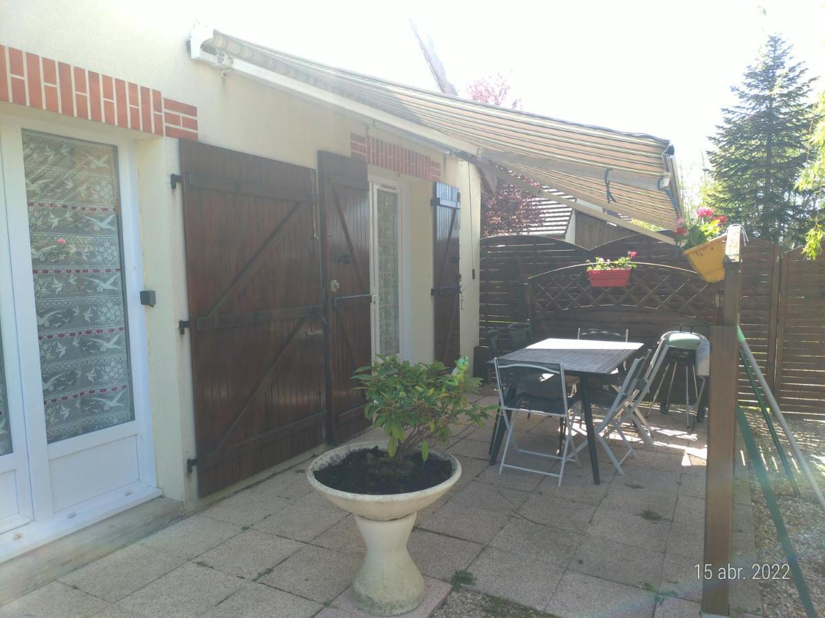 Les Guernazelles Apartment Bracieux Bagian luar foto